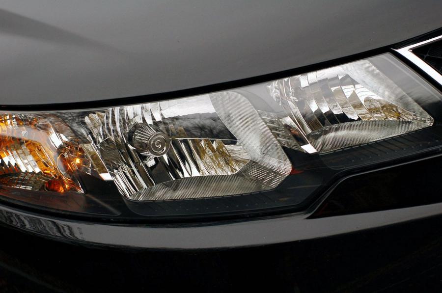  Kia Forte SX 2010 года  (фото 41 из 48)